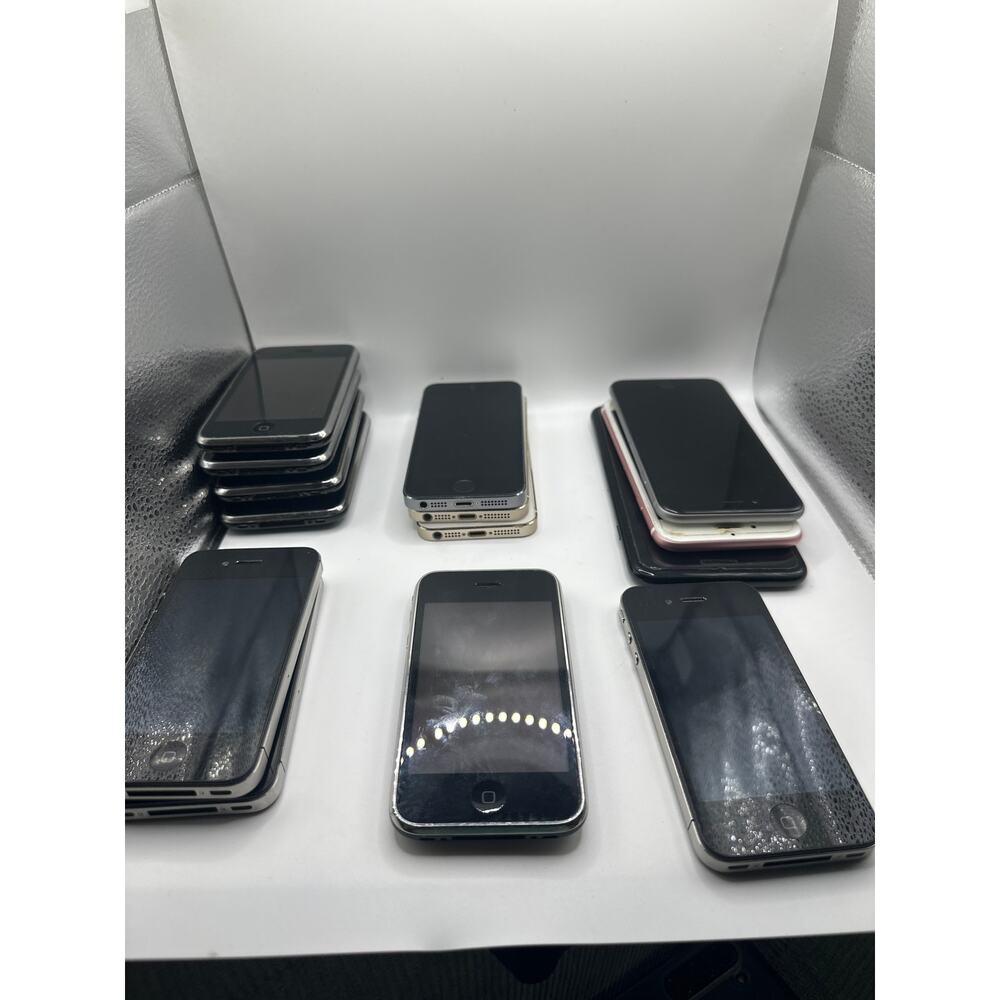 Lot of 14 IPhones For Parts Or Repair( PLEASE READ DESCRIPTION)